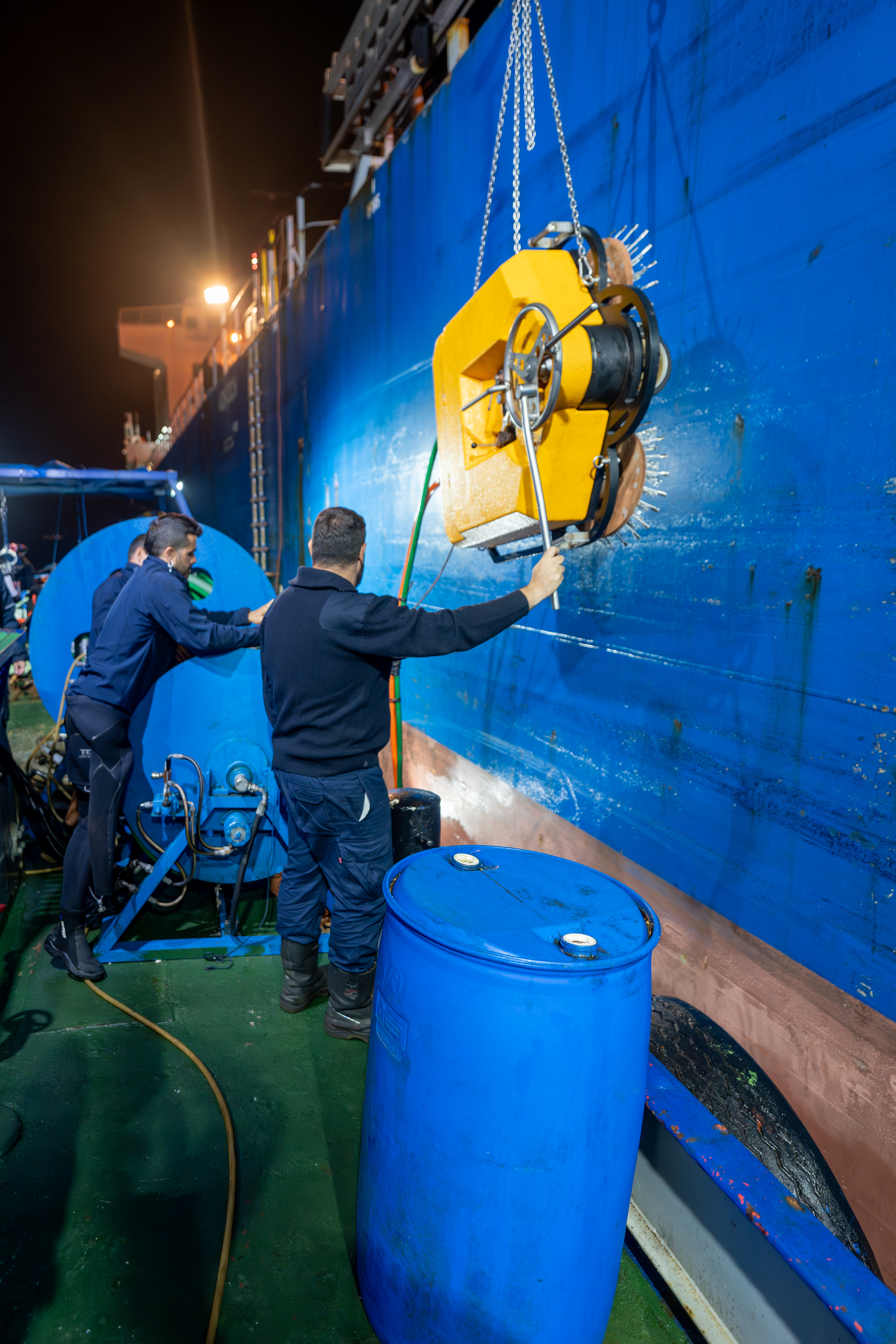 Rover for under water hull cleaning. Algeciras, Spain 2024. Ph. By Capt. Tymur Rudov Product